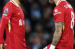 爱游戏网页版-包含曼联备战世俱杯半决赛，利物浦状态成关键的词条