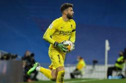 爱游戏登录入口-格拉纳达门将埃斯卡利表现高效，奉献多次扑救