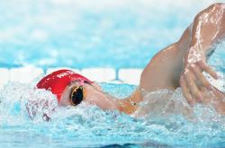 爱游戏中国官网-游泳决赛中，选手发挥出色夺得第一！的简单介绍