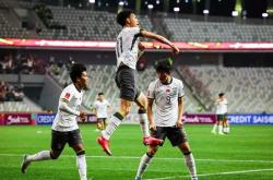 爱游戏app下载-比赛场面激烈，球队全力抗衡，争分夺秒的简单介绍