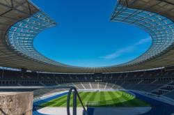 爱游戏官网入口-柏林赫塔主场失利，让球迷瞬间心凉，保级悬念越发紧张