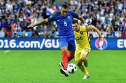 爱游戏官网入口-关于欧国联比赛火热进行，球队士气高昂竭尽全力拼搏的信息