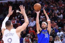 爱游戏网页版-奇迹发生！球员突破困境，逆转比赛