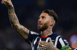 爱游戏体育平台-包含球员状态神勇，助力球队获胜的词条