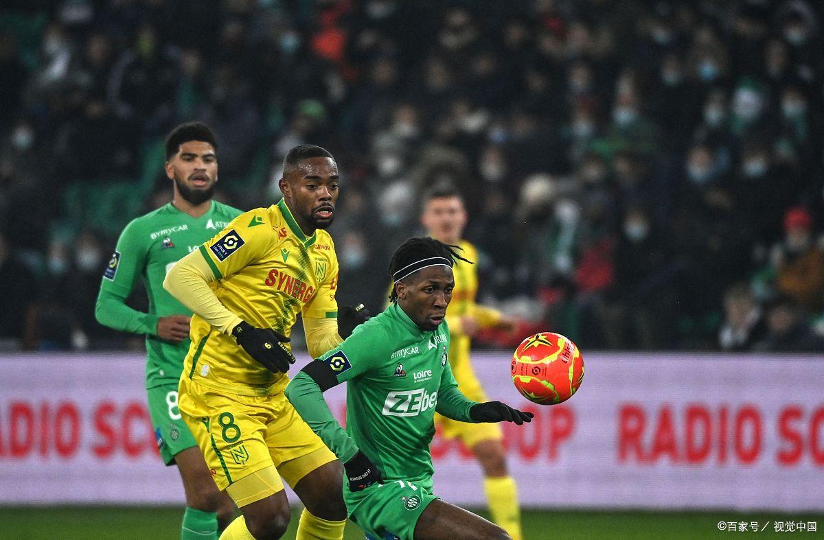 包含南特球员集体庆祝胜利,队内气氛融洽的词条 包含南特球员集体庆祝胜利,队内气氛融洽的词条