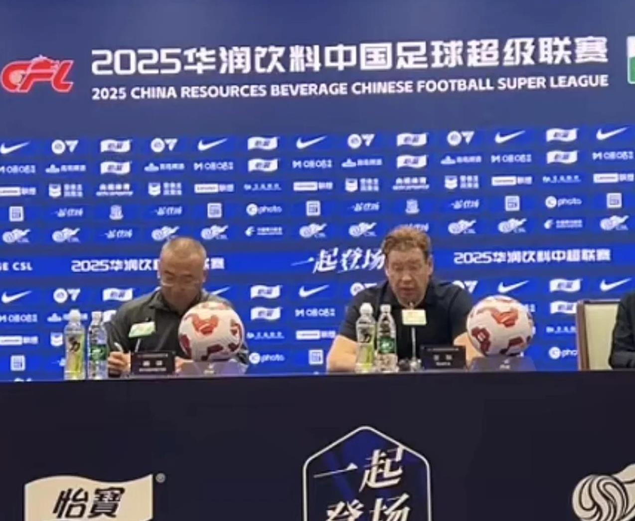 上海申花战平重庆斯威,激烈交锋引人入胜触运动彩的简单介绍 上海申花战平重庆斯威,激烈交锋引人入胜触运动彩的简单介绍