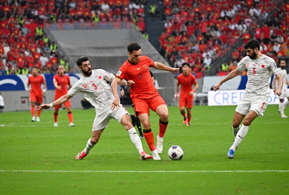 亚洲赛事引发球迷热情,场外气氛热闹非凡的简单介绍 亚洲赛事引发球迷热情,场外气氛热闹非凡的简单介绍