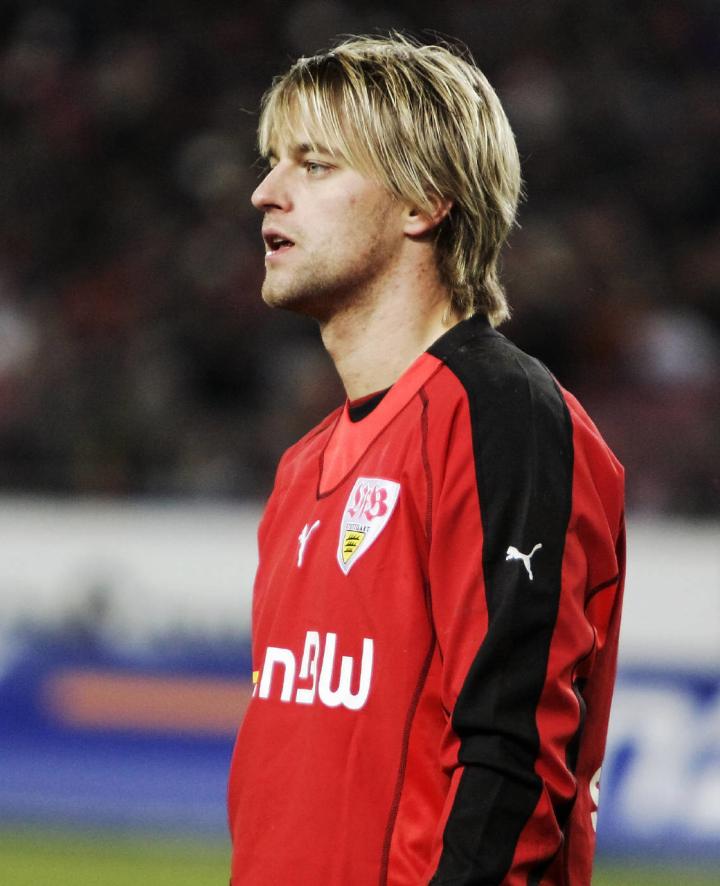 斯图加特惊险取胜稳步上升的简单介绍 斯图加特惊险取胜稳步上升的简单介绍