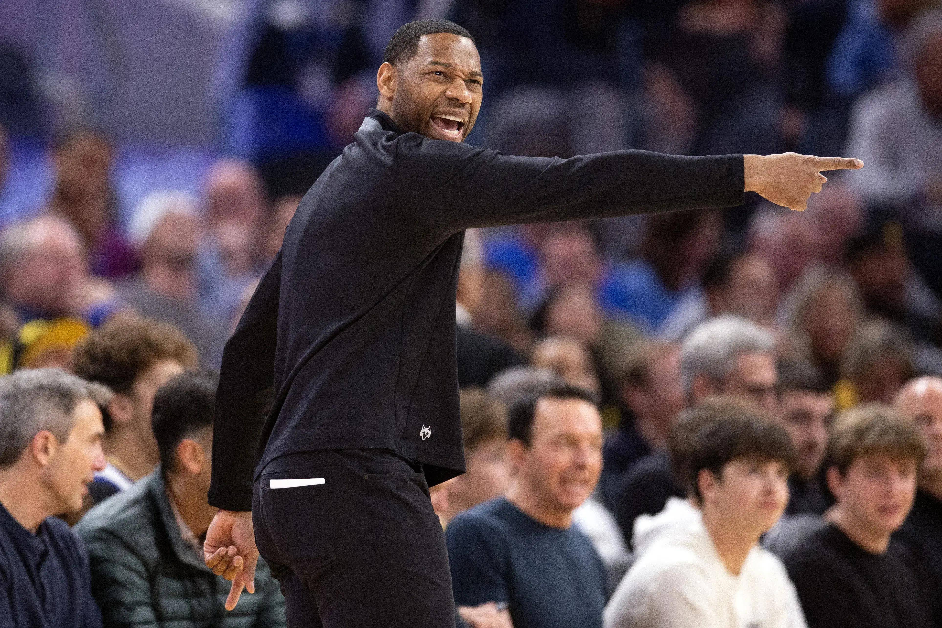 雄鹿球员受伤疑似重伤,球队临危受命的简单介绍 雄鹿球员受伤疑似重伤,球队临危受命的简单介绍