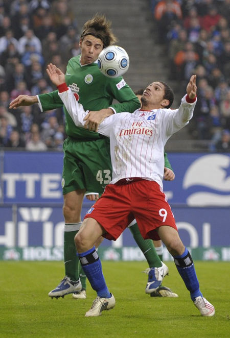 汉堡球迷示威要求更换主教练,俱乐部面临压力的简单介绍 汉堡球迷示威要求更换主教练,俱乐部面临压力的简单介绍