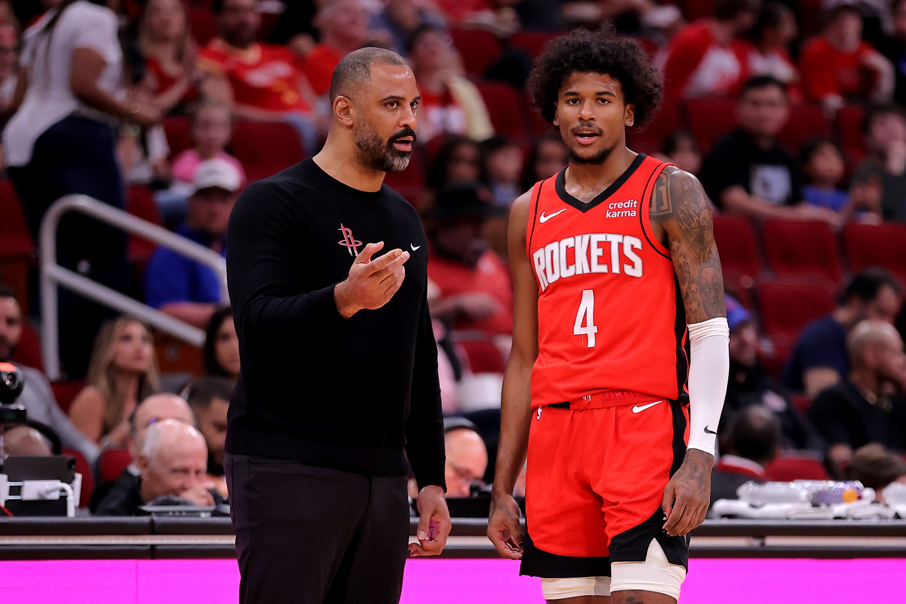 火箭力克马刺,获得五连胜 火箭力克马刺,获得五连胜