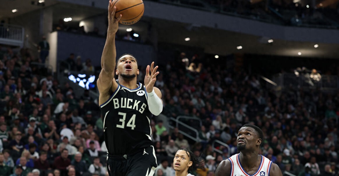 雄鹿逆转76人，保持主场不败