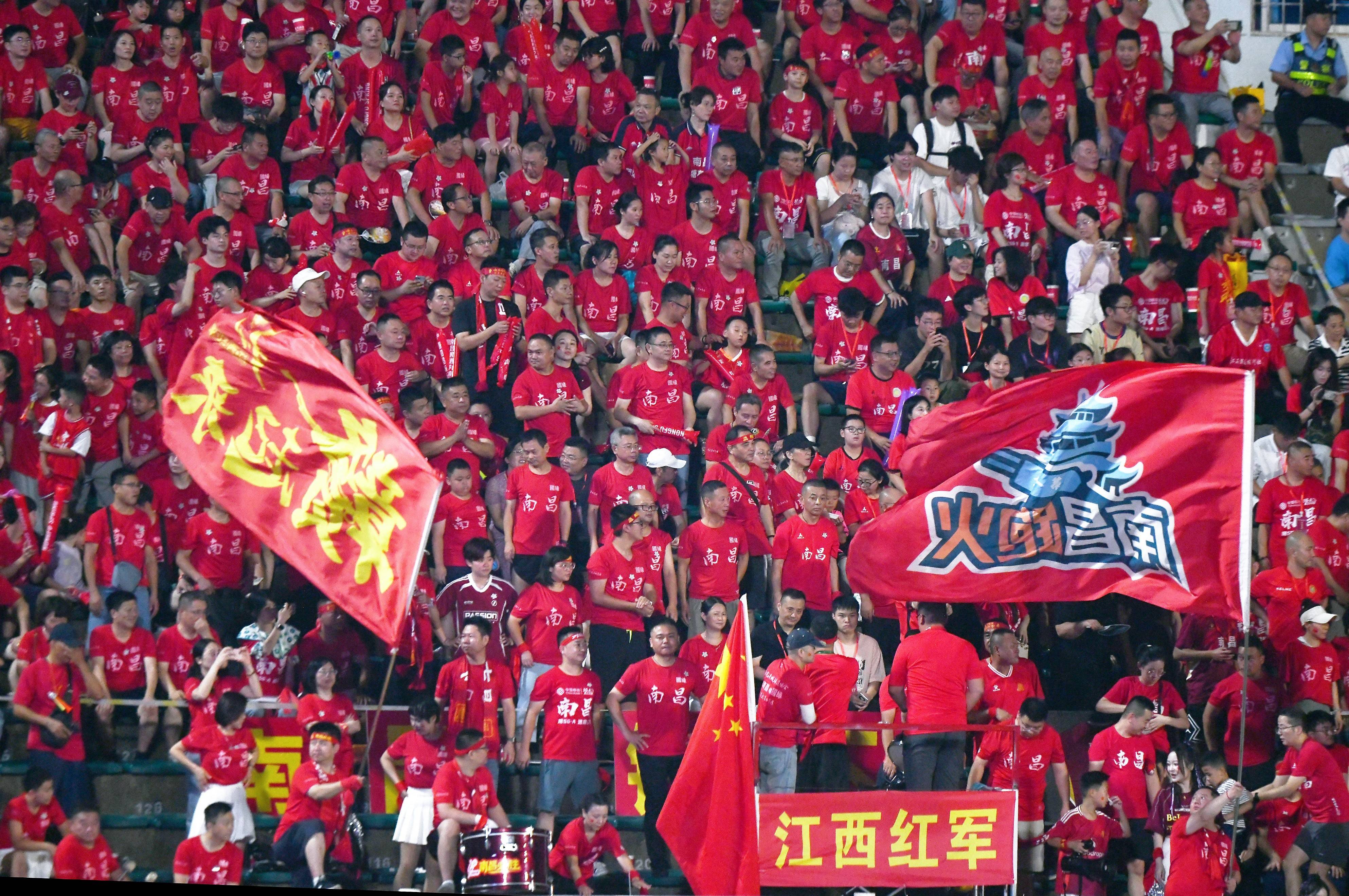 红蓝对决,双方胜负难定的体育对决的简单介绍 红蓝对决,双方胜负难定的体育对决的简单介绍